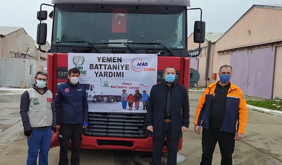 Edirne'den Yemen'e 2 tır battaniye yardımı gönderildi