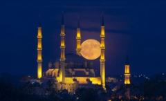 Edirne'de akşam saatlerinde dolunay şöleni 