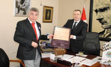Vergi Dairesinden Başkana ziyaret