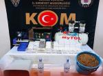 İş yerine yapılan operasyonda çok sayıda kaçak ürün ele geçirildi