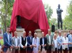 AYDIN DEMİR VE HÜSEYİN ÇOKAL'IN HEYKELLERİ DİKİLDİ