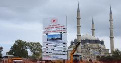 Selimiye çevresindeki dükkânların yıkımı başladı