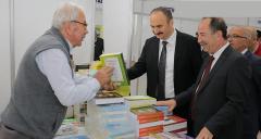 Kitap fuarını ziyaret ettiler