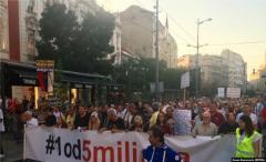 Sırbistan'da 5 Milyonun 1'i muhalefet protestoları devam ediyor