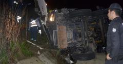 Otomobilin çarptığı polis memuru yaralandı